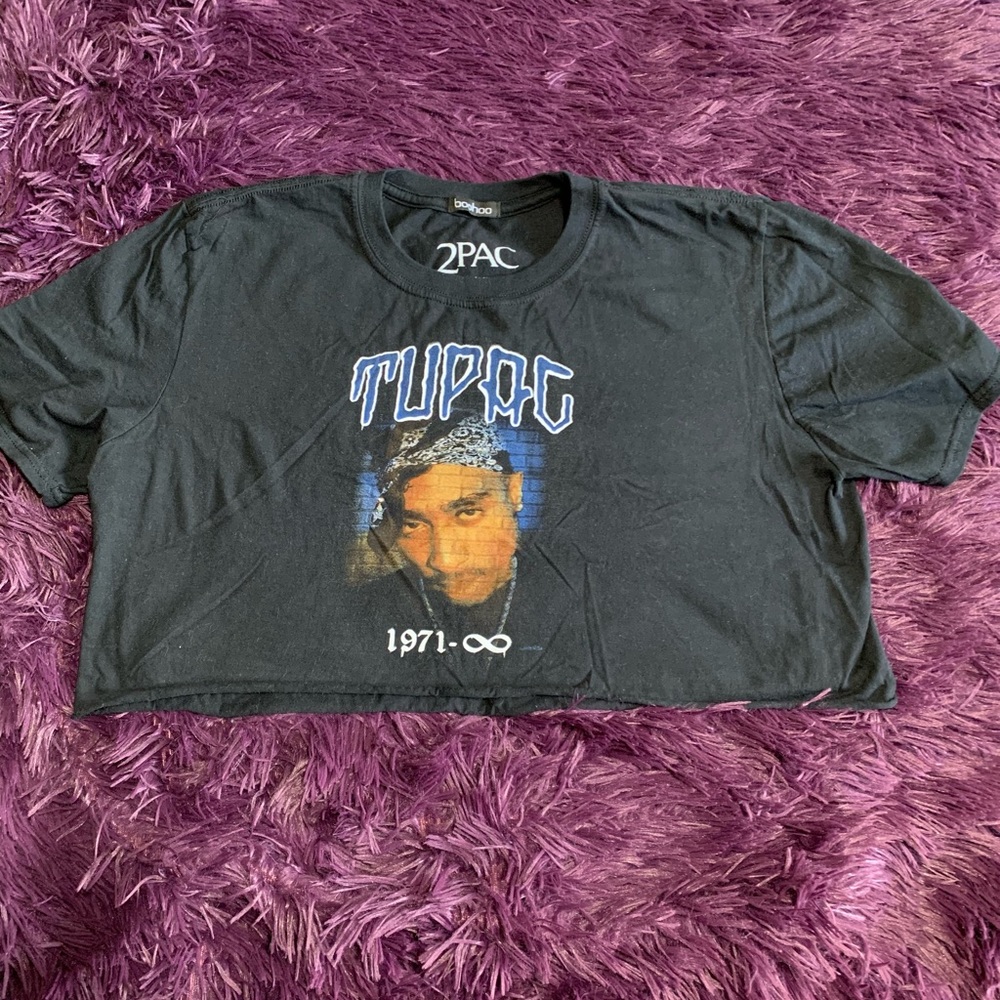 Cropped graphic shirt